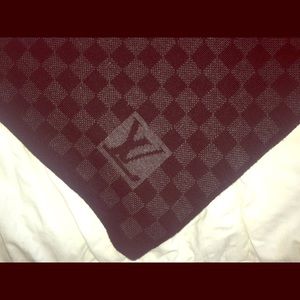 authentic Louis Vuitton Damier scarf