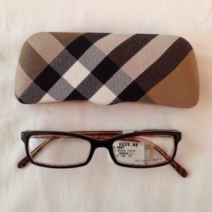 ✨👓NWT Burberry glasses
