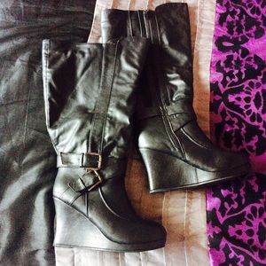 ***Wide calf wedge boots***