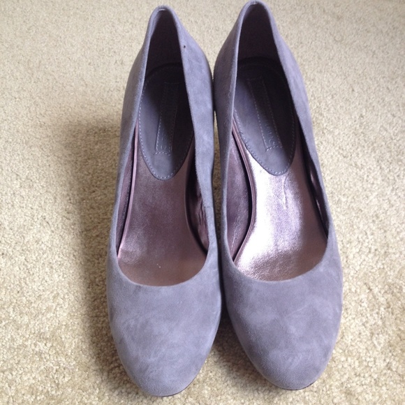 Banana Republic Grey Heels