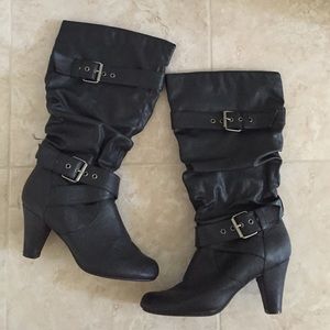 Black leather boots with small heel