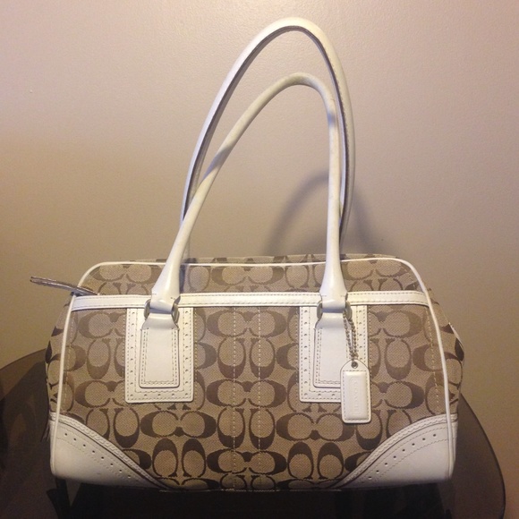 REDUCED SHIPPING!!!👑COACH👑 Monogram Purse