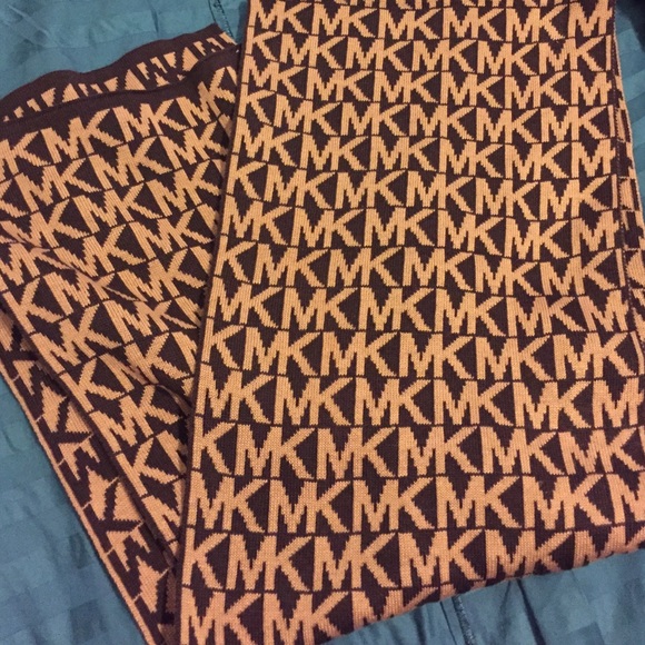 Michael Kors scarf