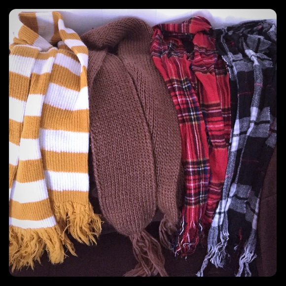 Scarfs BUNDLE OF 4 SCARFS!!!