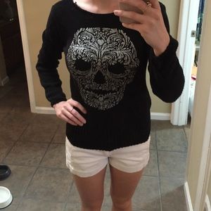 Comfy H&M sweater! 💀