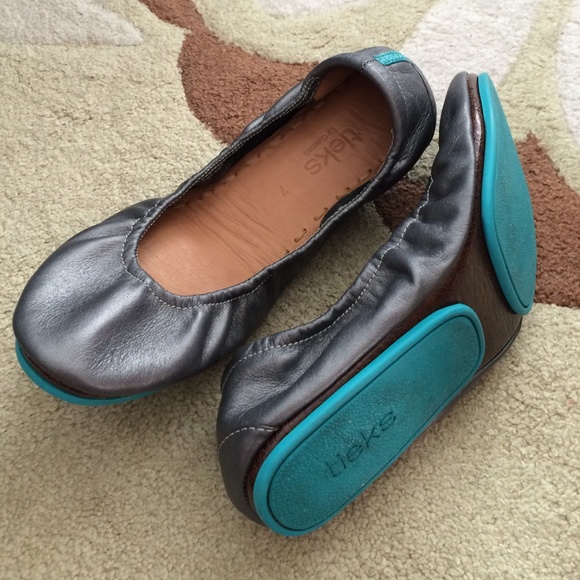 gray tieks