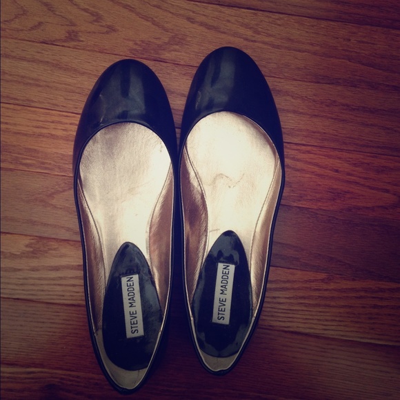 Black patent Steve Madden flats