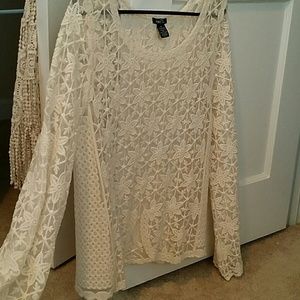 Long sleeved lace shirt