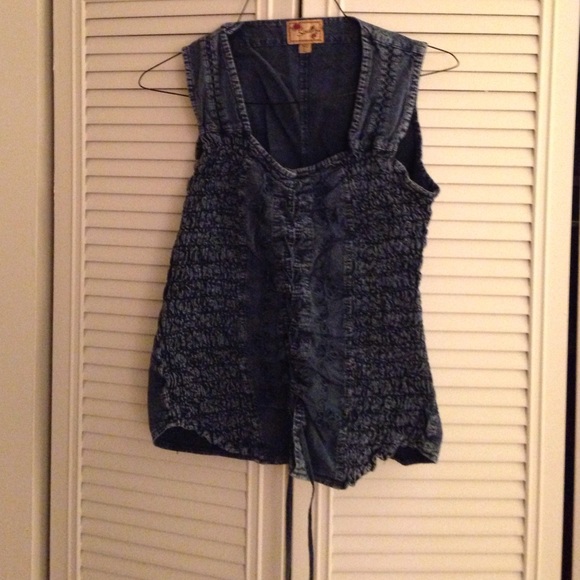 Short sleeve shirt