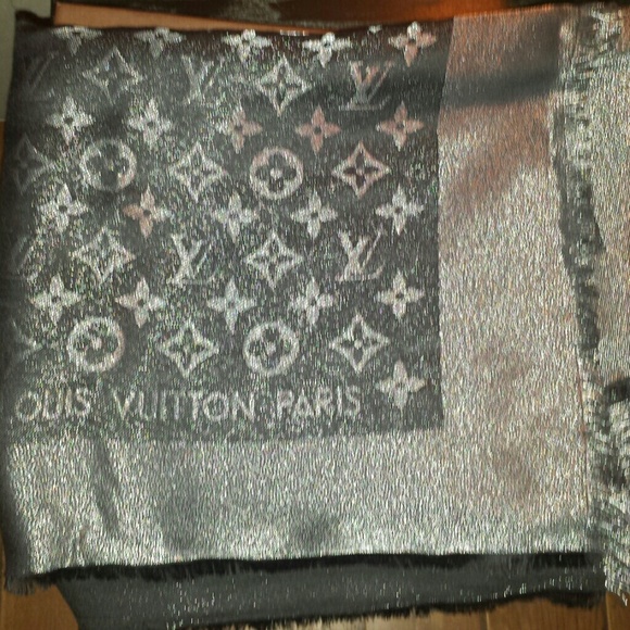 Louis Vuitton Monogram Shine Shawl