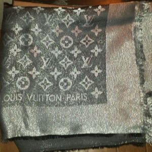 Louis Vuitton Monogram Shine Shawl