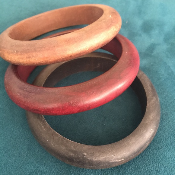 Set of three wood bracelets - Picture 3 of 3
