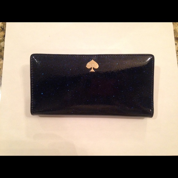 Beautiful glitter bug wallet! - Picture 1 of 4