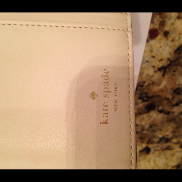 Beautiful glitter bug wallet! - Picture 4 of 4