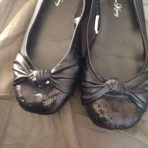 Black flats with sparkly tips