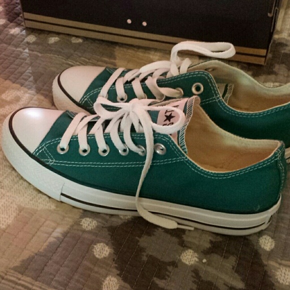 Converse chuck taylor size 8 / 8.5