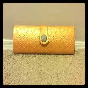 Yellow clutch