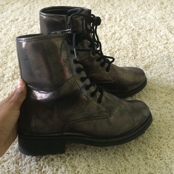 Metallic color Combat Boots!!💛💙💜💚❤️