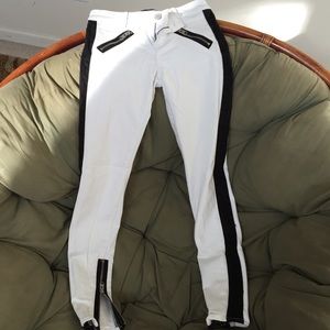 White and black express jeans