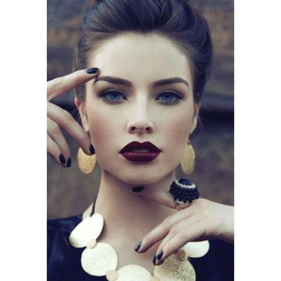 • mac dramatic encounter lipstick • - Picture 3 of 4