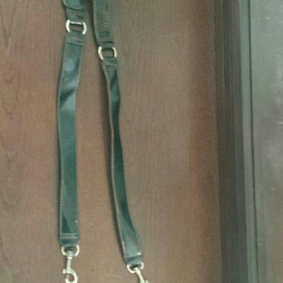 Long coach strap for pursed