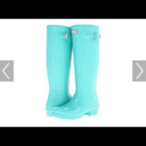 ISO hunter boots Tiffany blue size 9