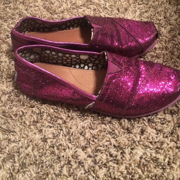 Purple sparkly toms
