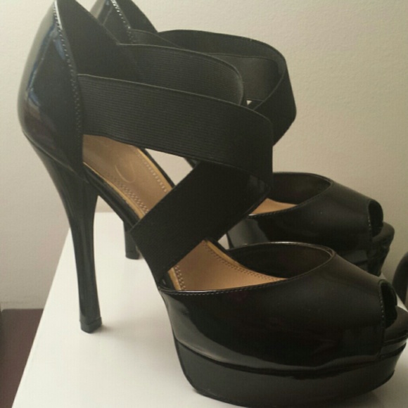 Jessica Simpson black patent leather heels
