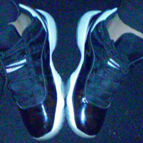 Infared jordans 11