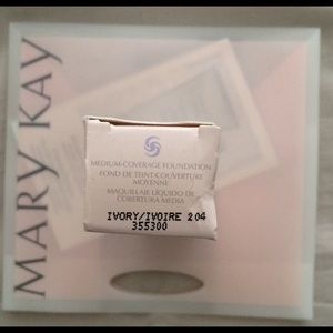 Mary Kay Ivory 204