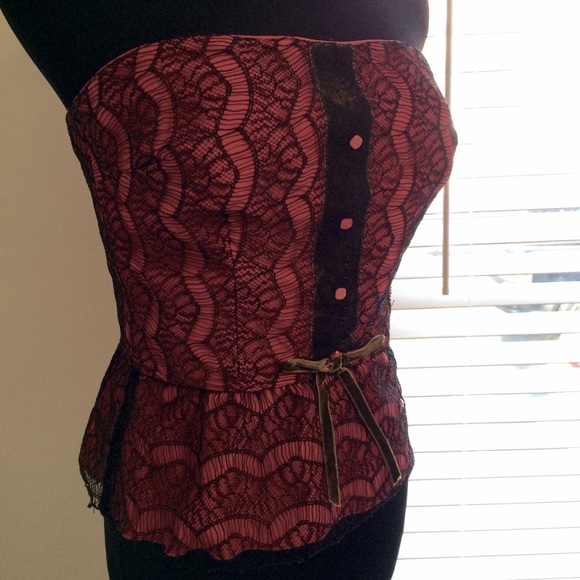 Corset style peplum top - Picture 2 of 4