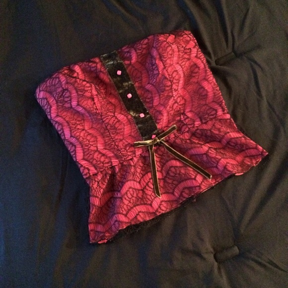 Corset style peplum top - Picture 3 of 4