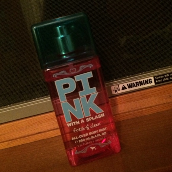 VICTORIAS SECRET PINK fresh and clean perfume