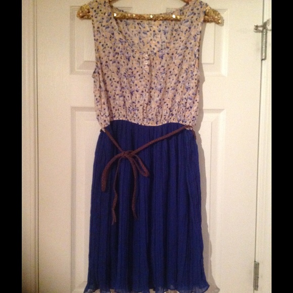 Boutique dress with pleated skirt