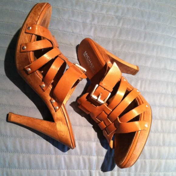 Michael Kors Nude Leather heels