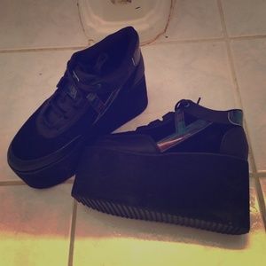Fun YRU qozmo black platform sneakers