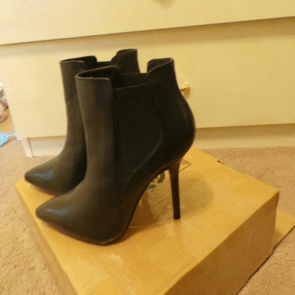 Steve madden black ankle boots