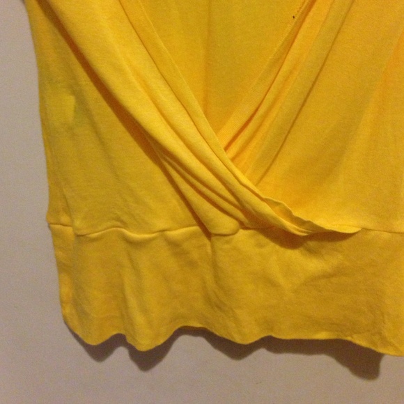 Backless Yellow Tee - Picture 4 of 4