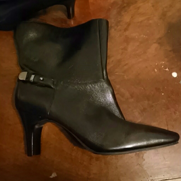 Bandolino black leather boots NWOT