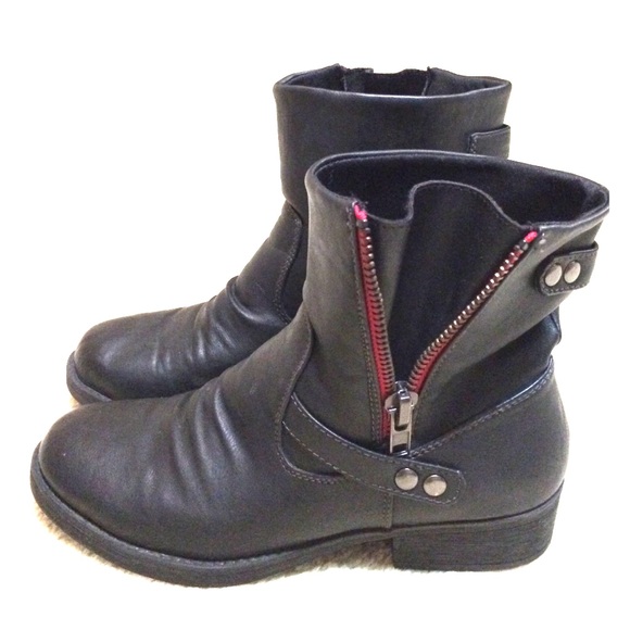 Black boots