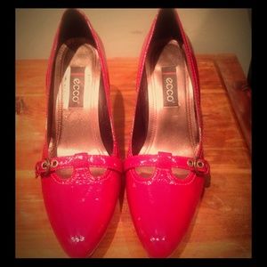 Red Patent Pumps 👠👠