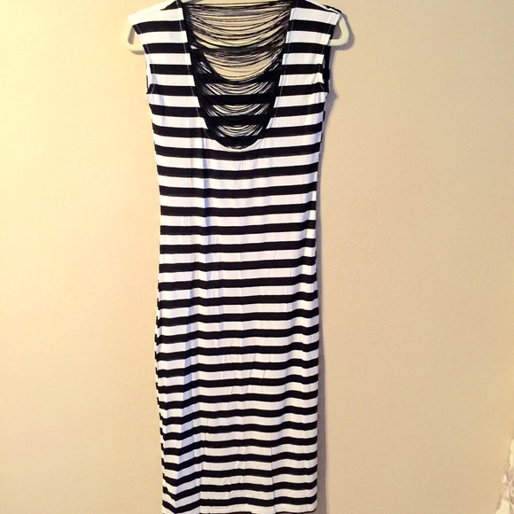 🎌BUNDLED🎌 Black & white stripe dress - Picture 3 of 4