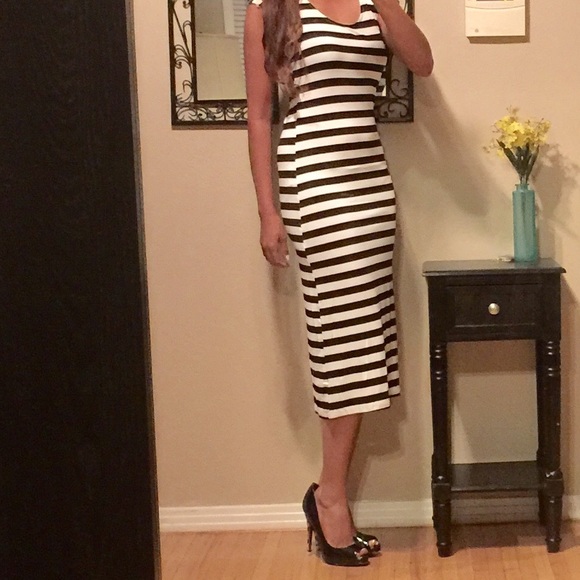🎌BUNDLED🎌 Black & white stripe dress - Picture 2 of 4