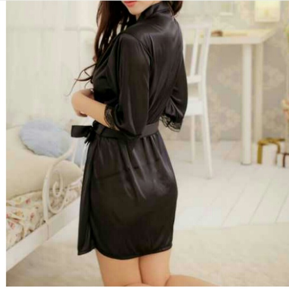 NWT...Black lace short robe w/thong - Picture 2 of 2