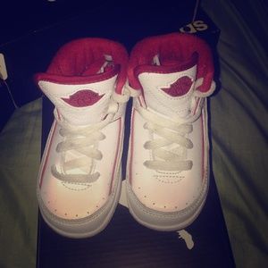 Jordan 2 retro white and red infant sneakers