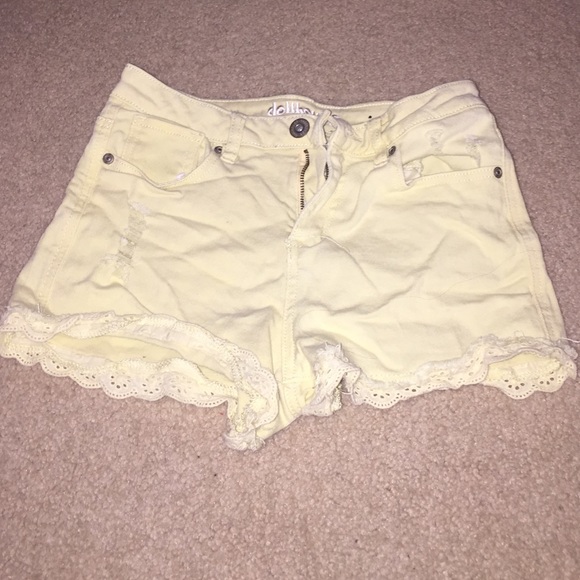 High waist light yellow shorts