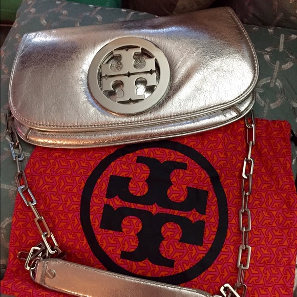 Tory Burch Logo Clutch. Removable Crossbody Chain.