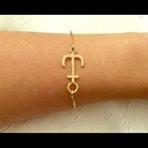 Anchor bracelet