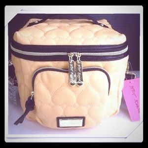 BETSEY JOHNSON INSULATED LUNCH TOTE