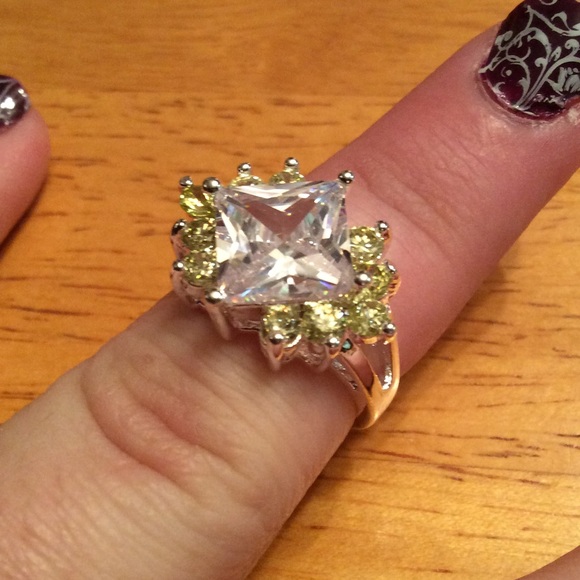 Make an Offer! White Topaz Sterling Silver Ring - Picture 2 of 3